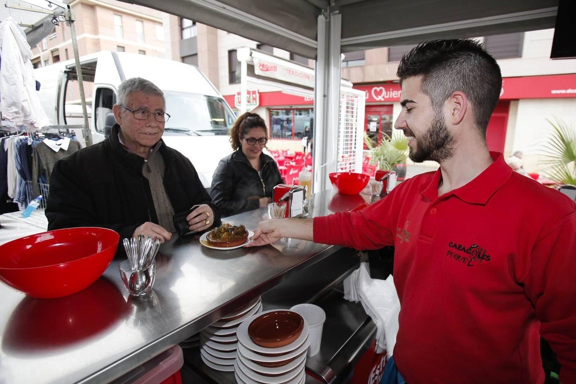 El arranque de los puestos de caracoles, en imágenes