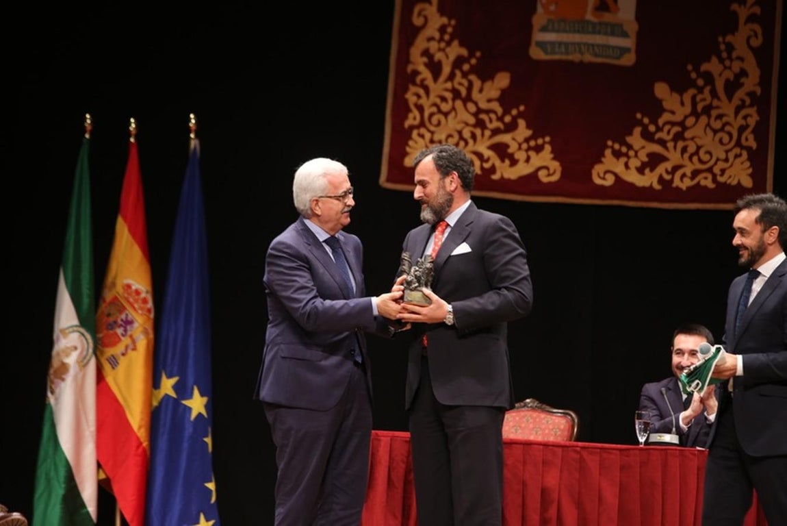 Entrega de Medallas por el Día de Andalucía en el Teatro Muñoz Seca