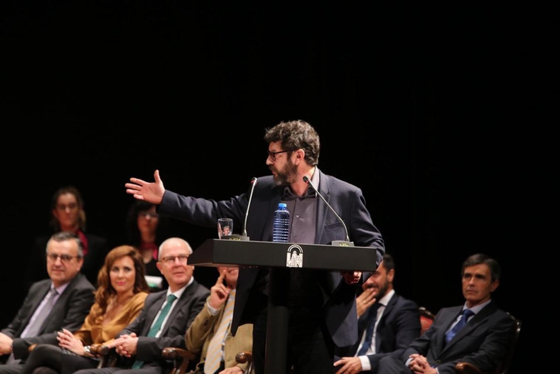 Entrega de Medallas por el Día de Andalucía en el Teatro Muñoz Seca