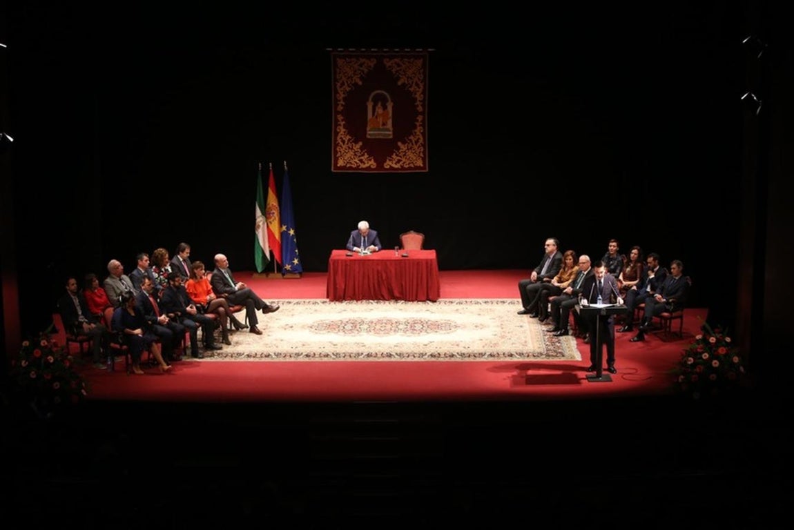 Entrega de Medallas por el Día de Andalucía en el Teatro Muñoz Seca