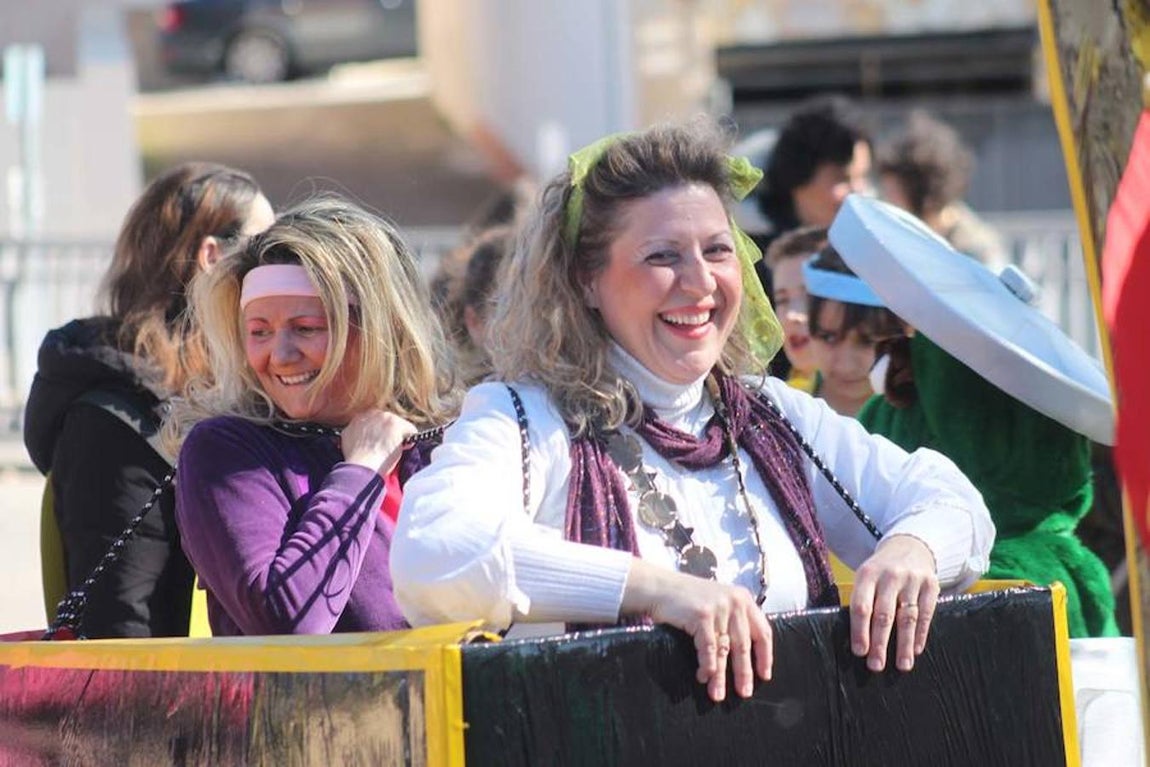 Galería de imágenes: Color y ritmo en el carnaval de Cabanillas