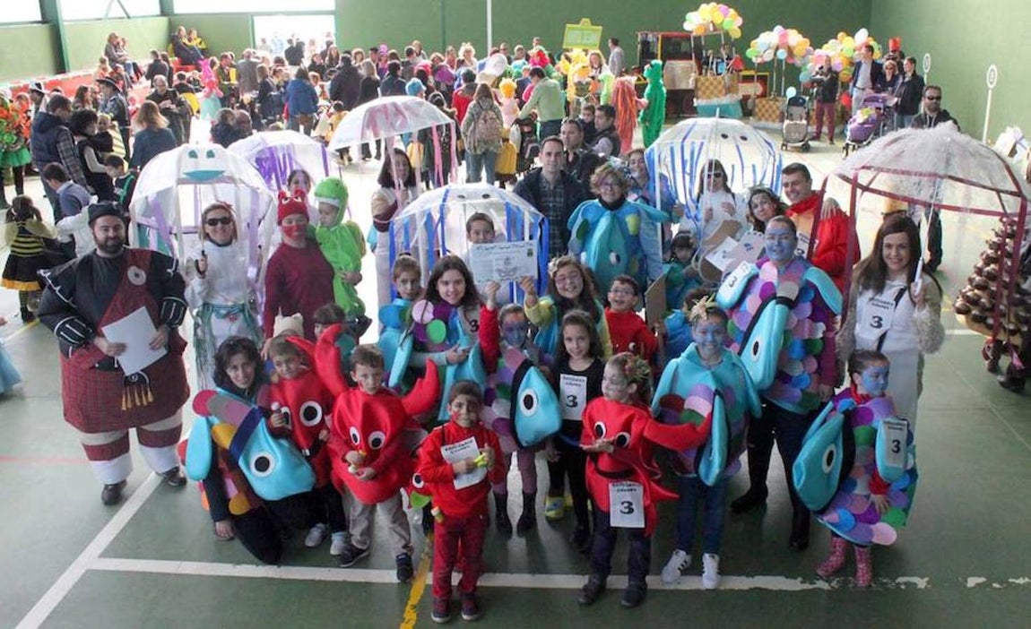 Galería de imágenes: Color y ritmo en el carnaval de Cabanillas