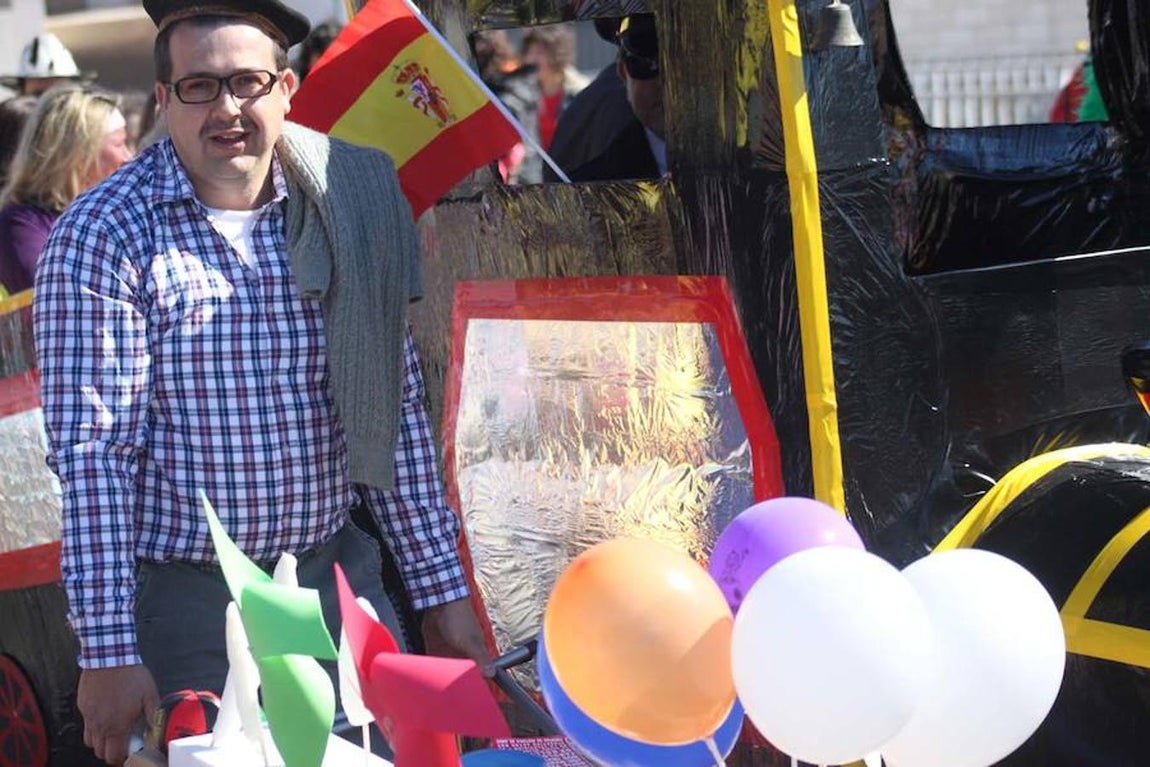 Galería de imágenes: Color y ritmo en el carnaval de Cabanillas