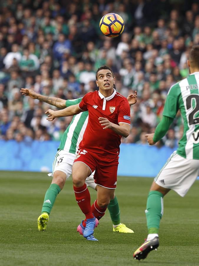 El Sevilla se queda con los tres puntos en el Villamarín, en imágenes