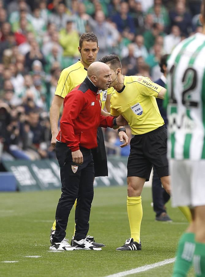 El Sevilla se queda con los tres puntos en el Villamarín, en imágenes