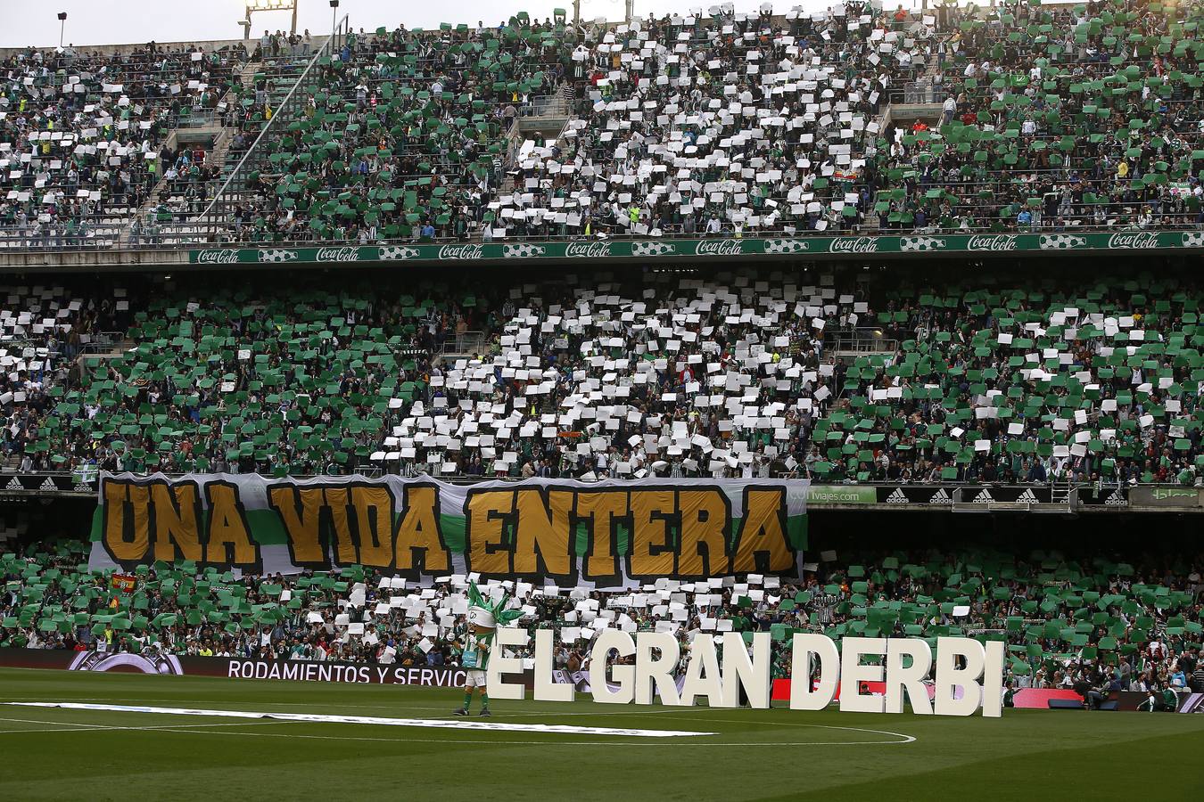 El Sevilla se queda con los tres puntos en el Villamarín, en imágenes