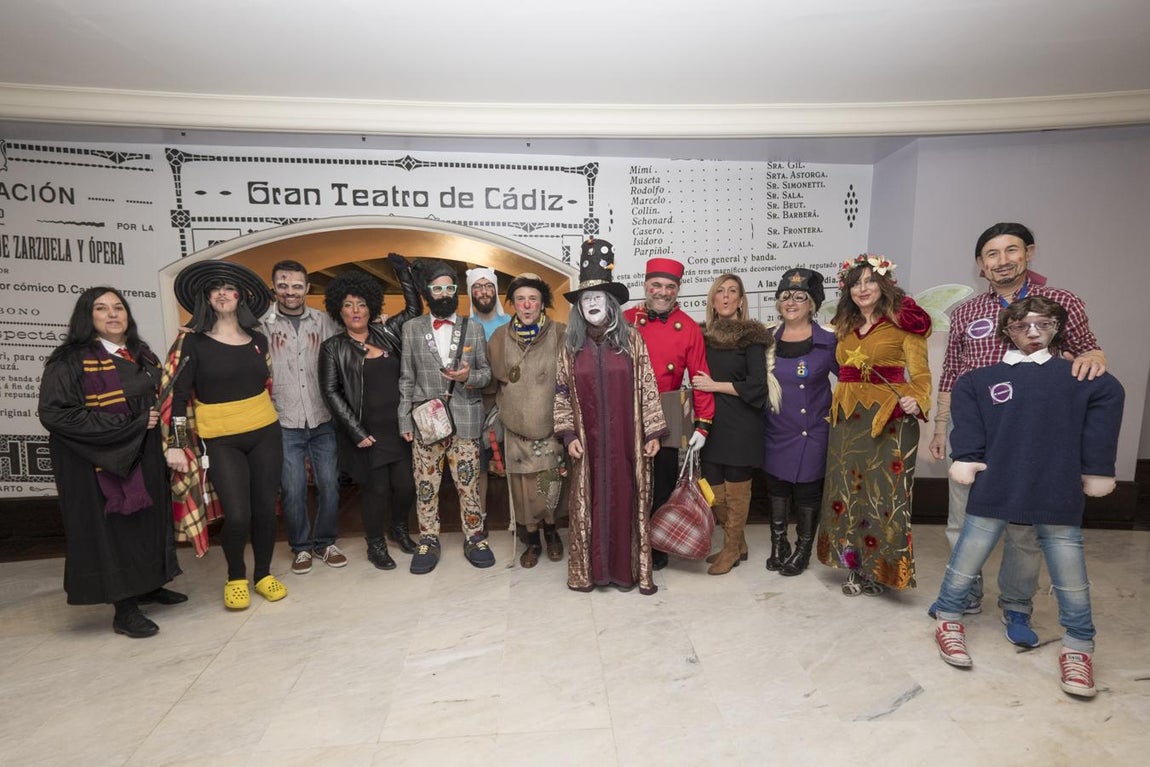 Así han ido los políticos gaditanos a la final del Falla