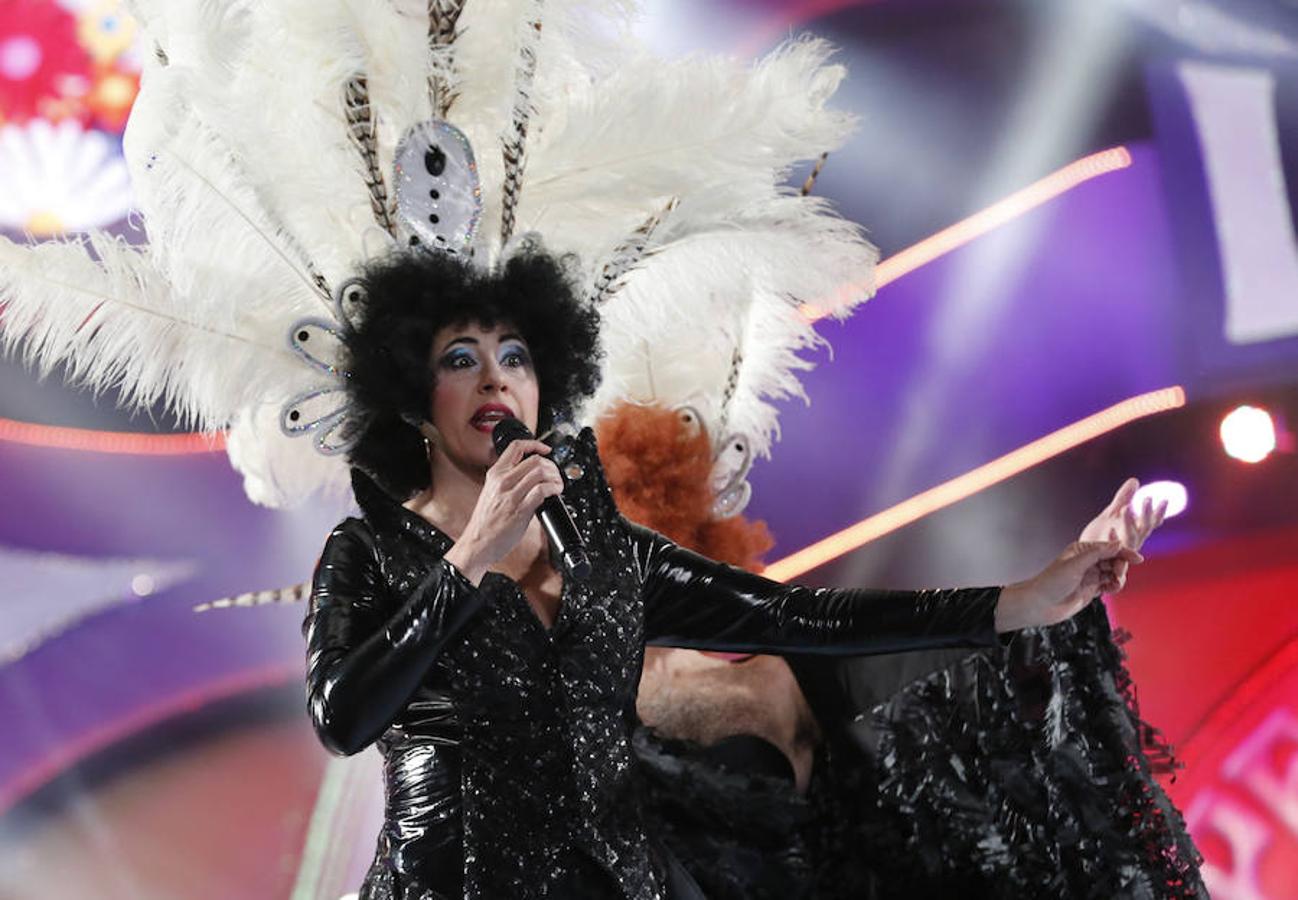 Pepa Charro, mas conocida como «La Terremoto de Alcorcón», durante la gala de elección del Drag Queen del Carnaval 2017.