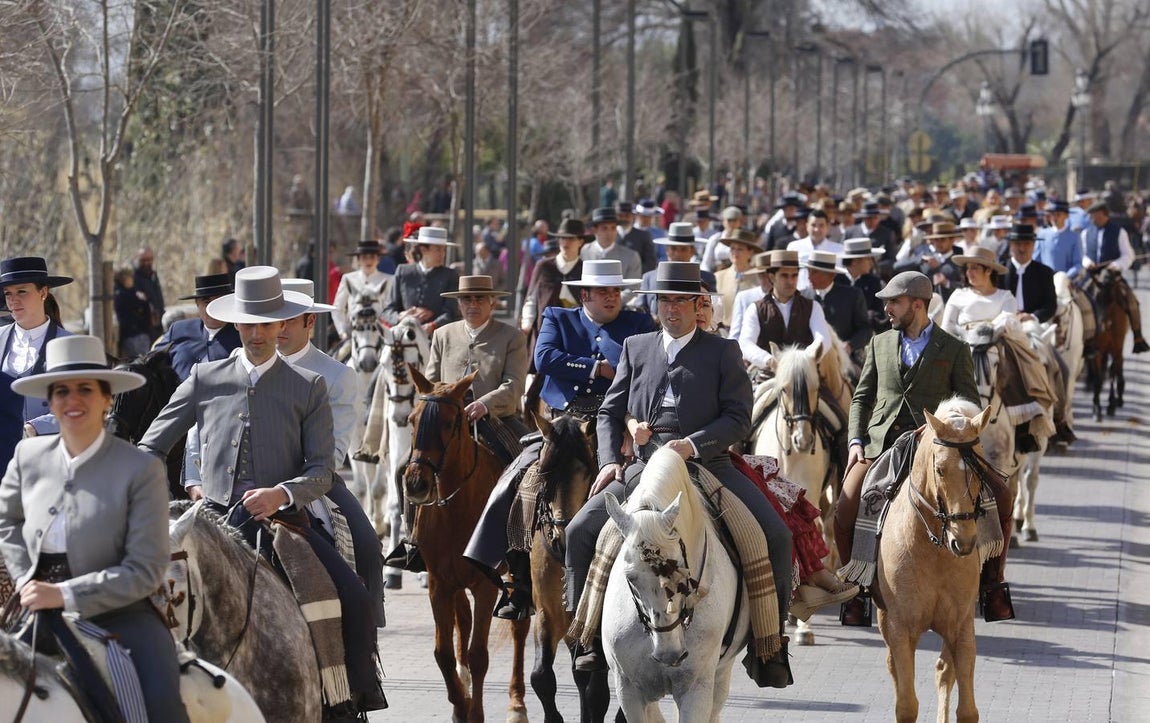 Las mejores imágenes del paseo a caballo por el Día de Andalucía en Córdoba