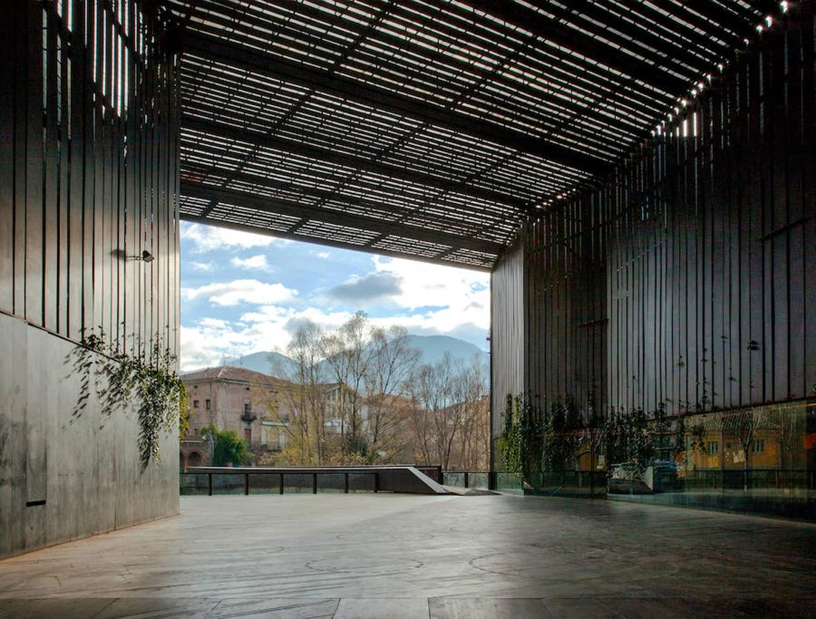 El espacio público Teatro de la Lira, en Gerona, es una de sus obras más celebradas