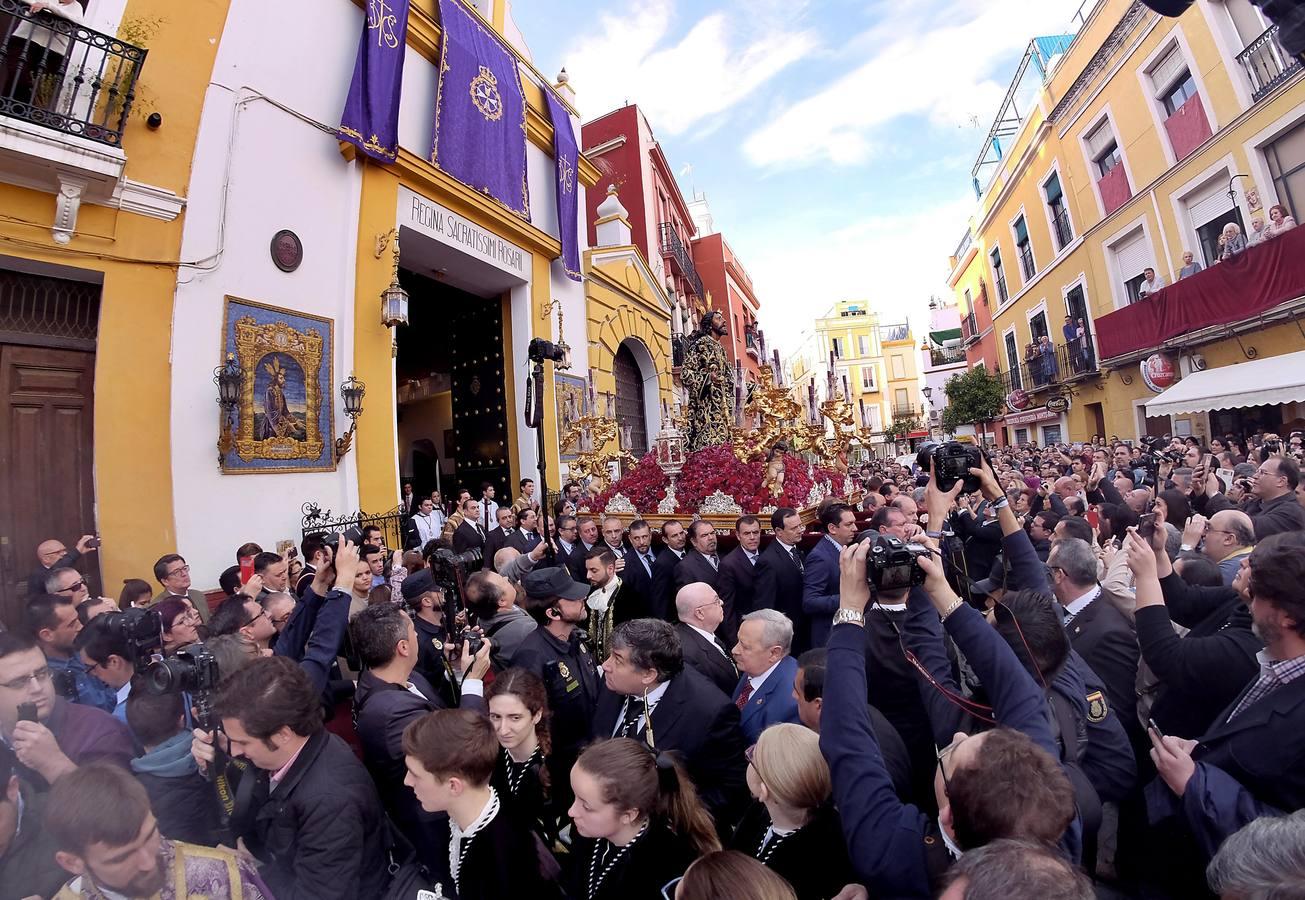 Las mejores imágenes del Via Crucis de las Cofradías