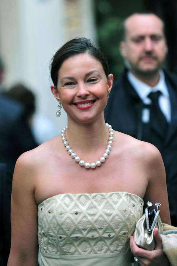 Ashley Judd. Después de haber sido acusada públicamente de haberse de haber pasado por el quirófano para someterse a una operación de cirugía plástica, Judd publicó un ensayo que tuvo un éxito rotundo. En él, la actriz criticaba la forma en la que los medios de comunicación atacaban a las mujeres y a las niñas por su apariencia.