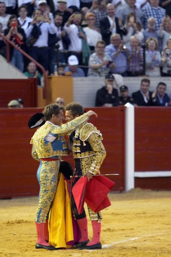 El encuentro en los ruedos de los dos hijos de «El Cordobés»