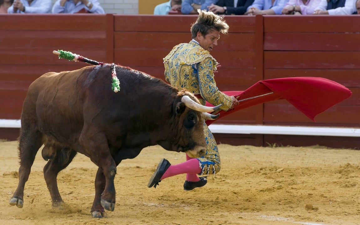 El encuentro en los ruedos de los dos hijos de «El Cordobés»