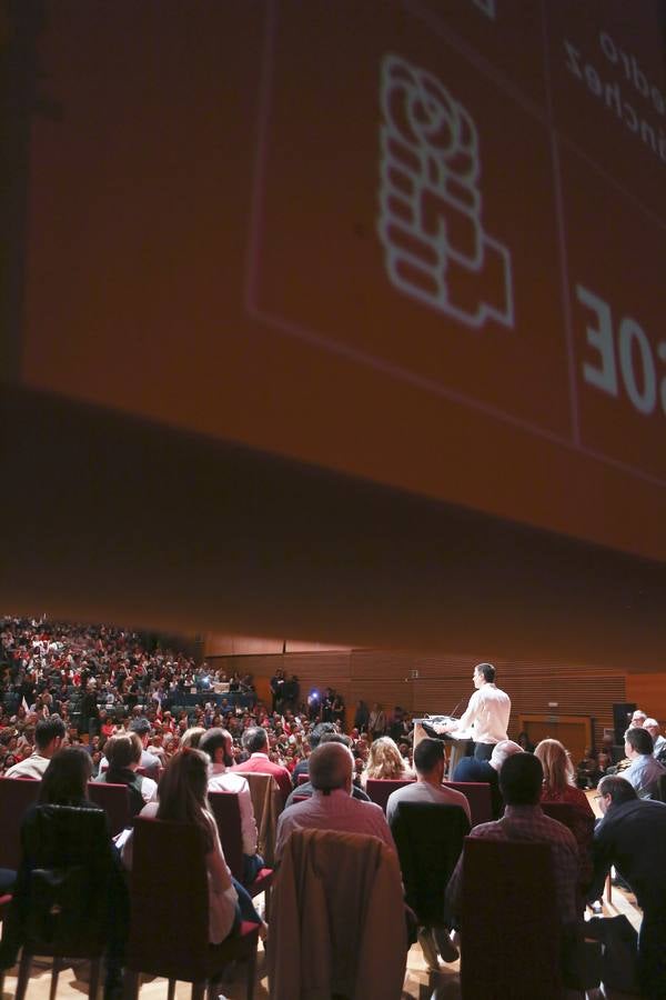 Pedro Sánchez encandila en Cádiz