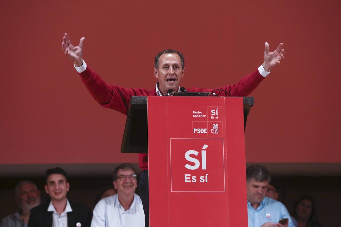 Pedro Sánchez encandila en Cádiz