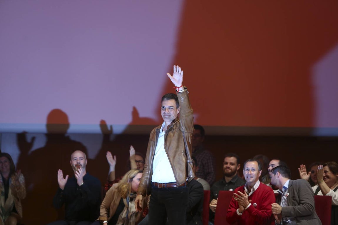 Pedro Sánchez encandila en Cádiz