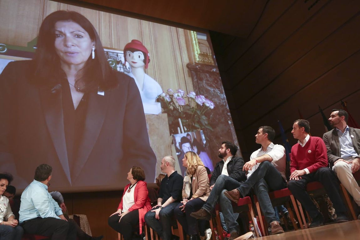 Pedro Sánchez encandila en Cádiz