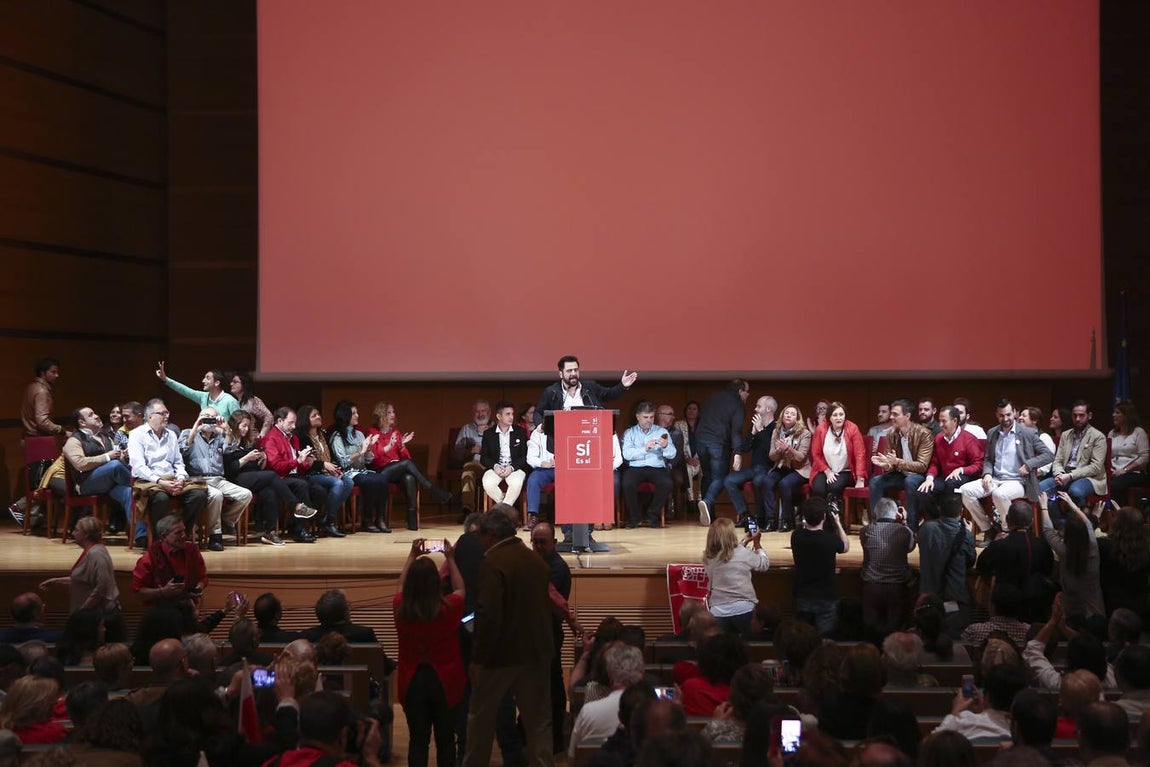Pedro Sánchez encandila en Cádiz