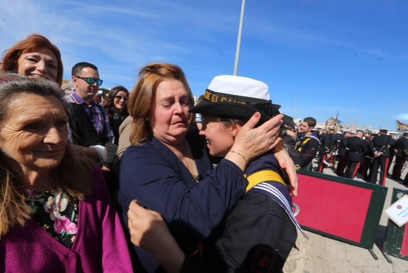 Cádiz despide al buque &#039;Juan Sebastián Elcano&#039;