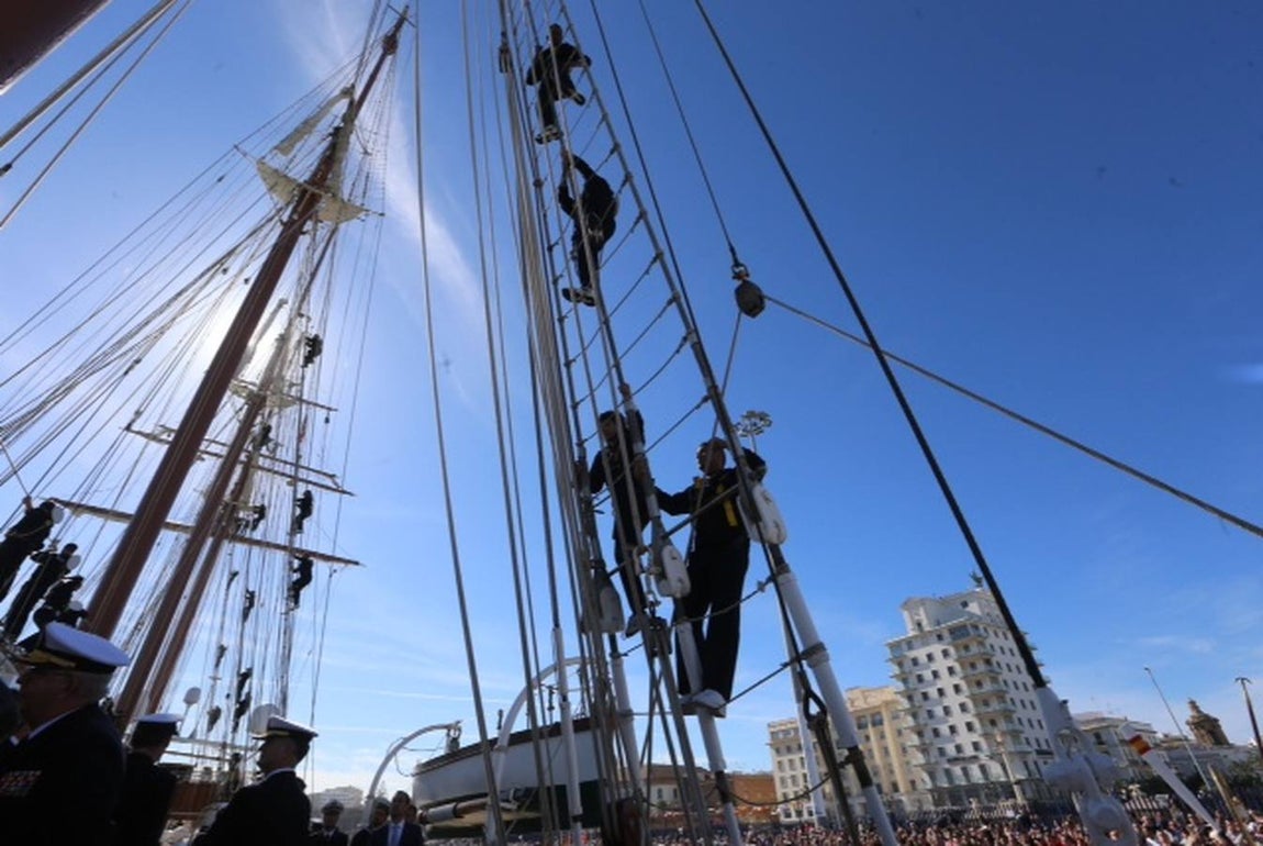 Cádiz despide al buque &#039;Juan Sebastián Elcano&#039;