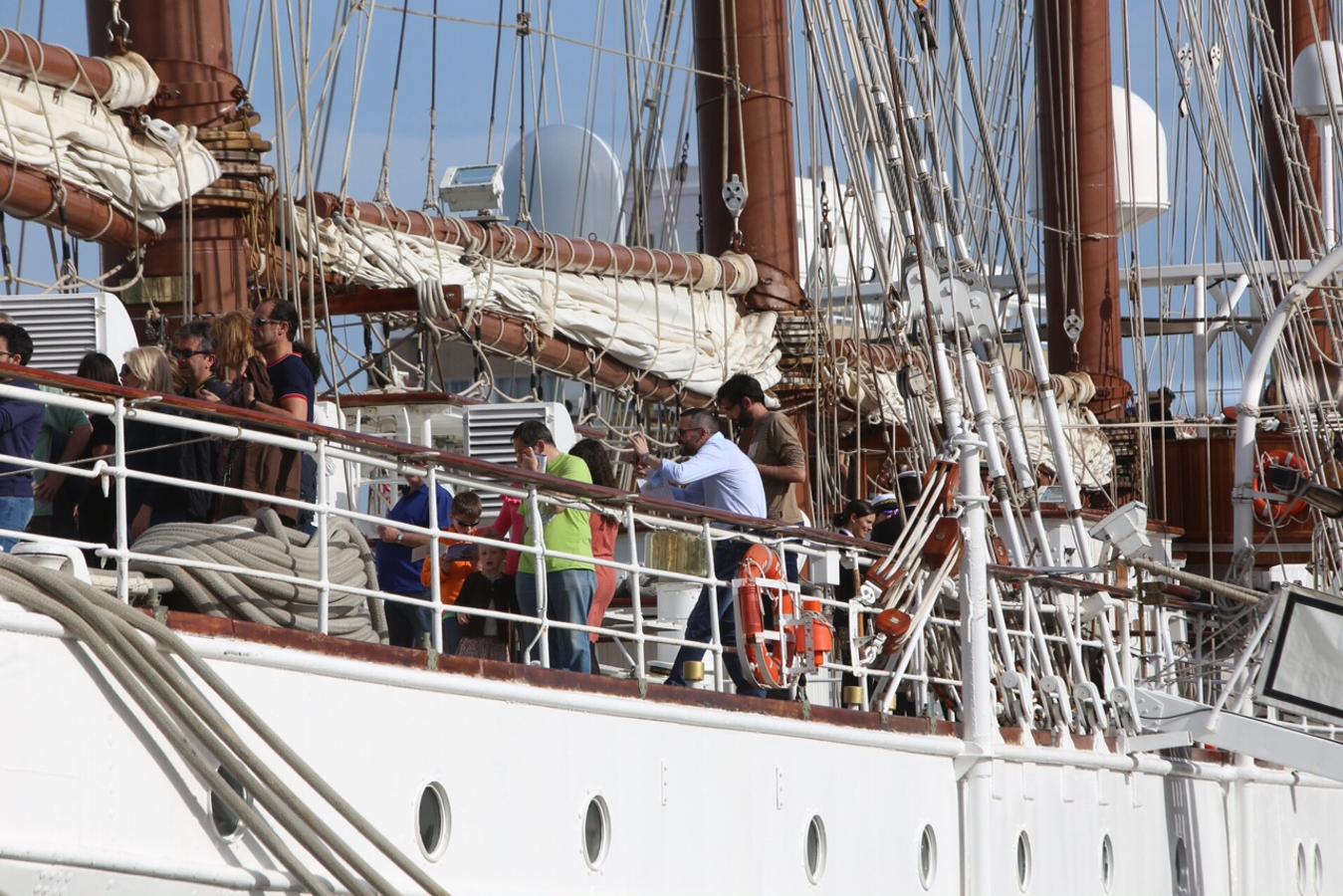 Jornadas de puertas abiertas del Juan Sebastián Elcano en Cádiz