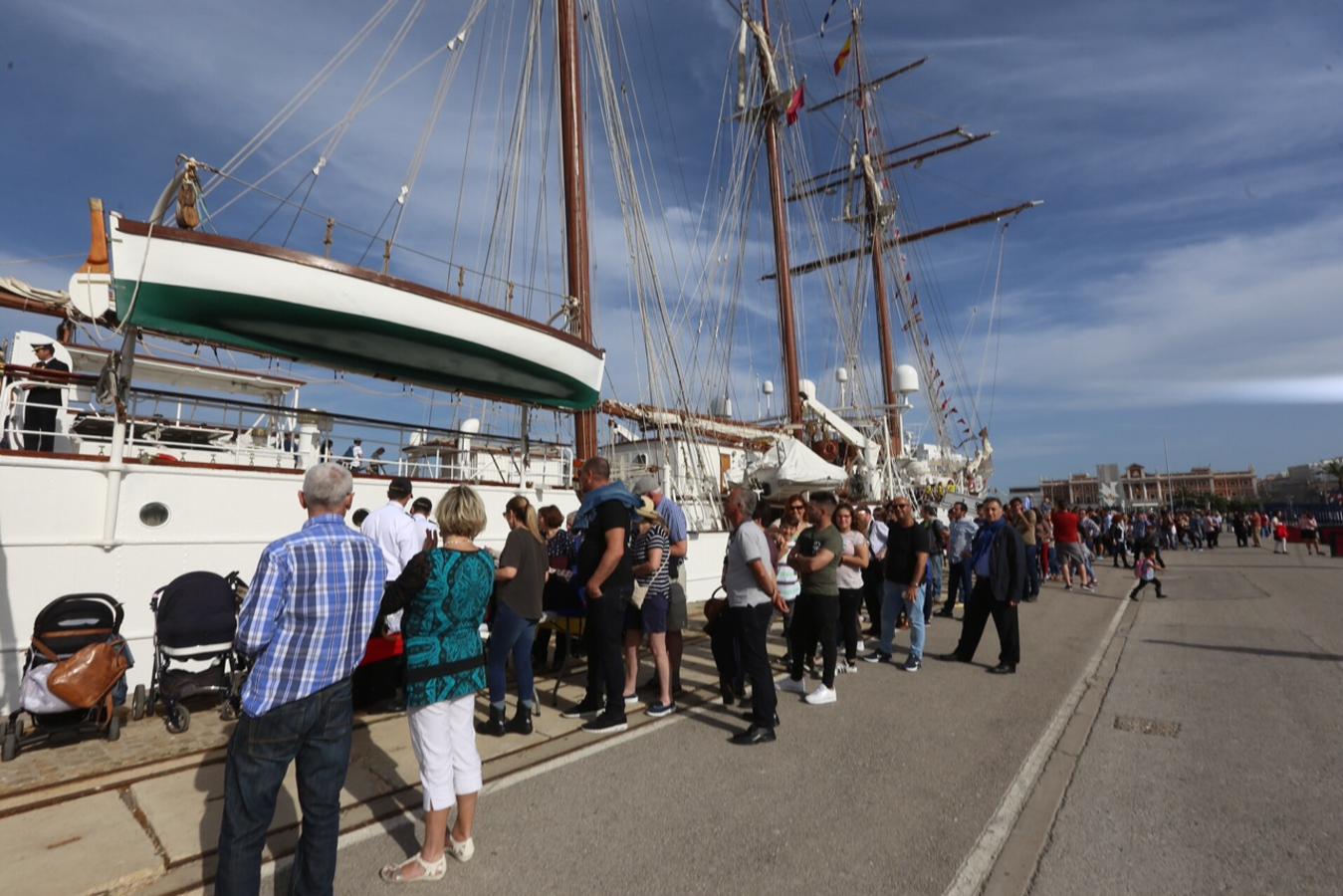 Jornadas de puertas abiertas del Juan Sebastián Elcano en Cádiz