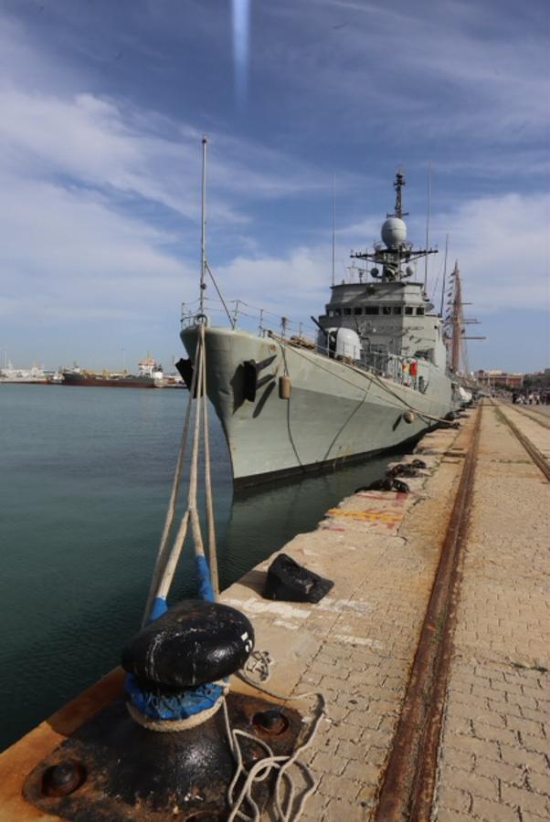 Jornadas de puertas abiertas del Juan Sebastián Elcano en Cádiz