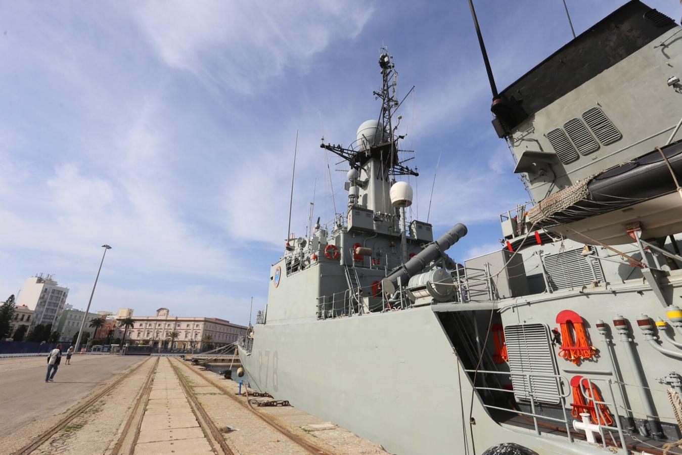 Jornadas de puertas abiertas del Juan Sebastián Elcano en Cádiz