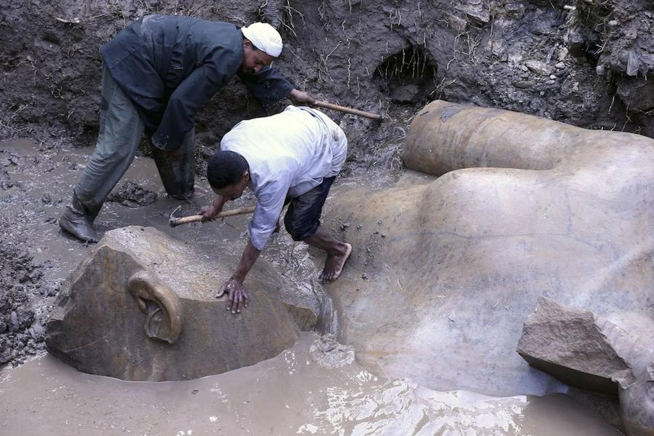 El coloso hallado en Egipto no es Ramsés II, sino Psamético I