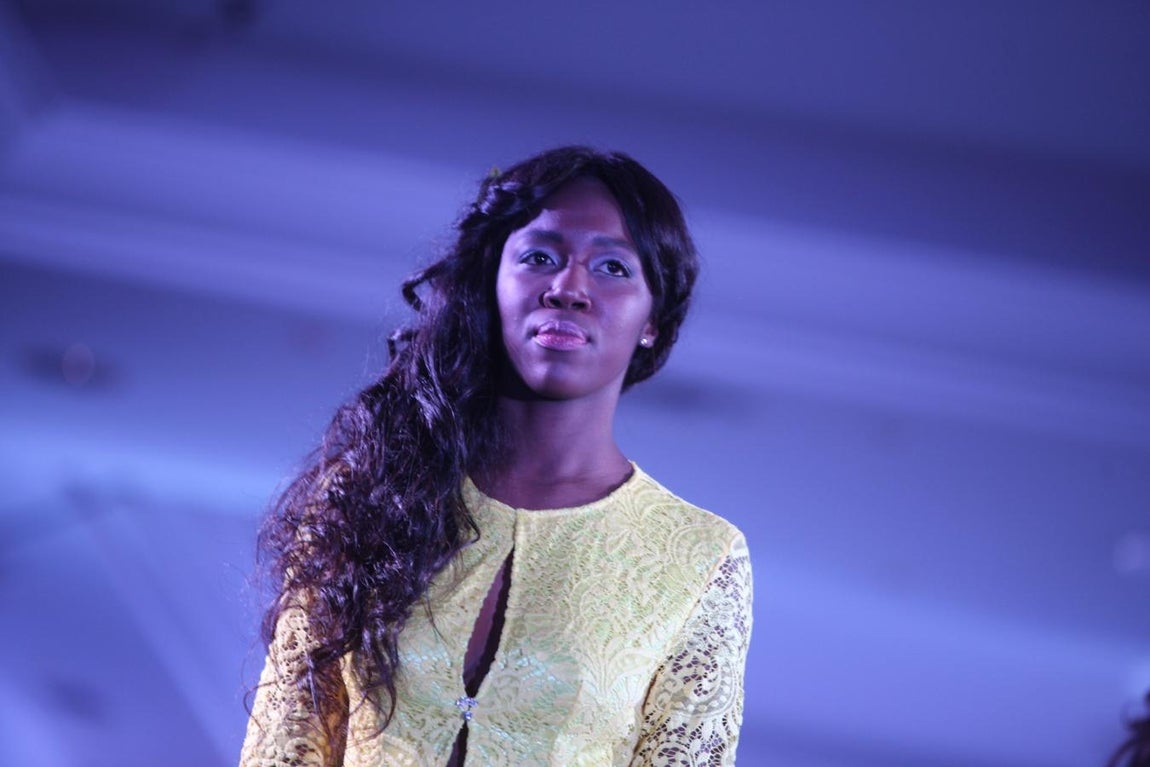 VI Pasarela solidaria moda fiesta en Bahía Sur