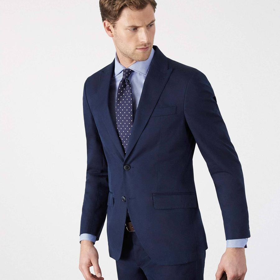 Blazer en color azul (475€)