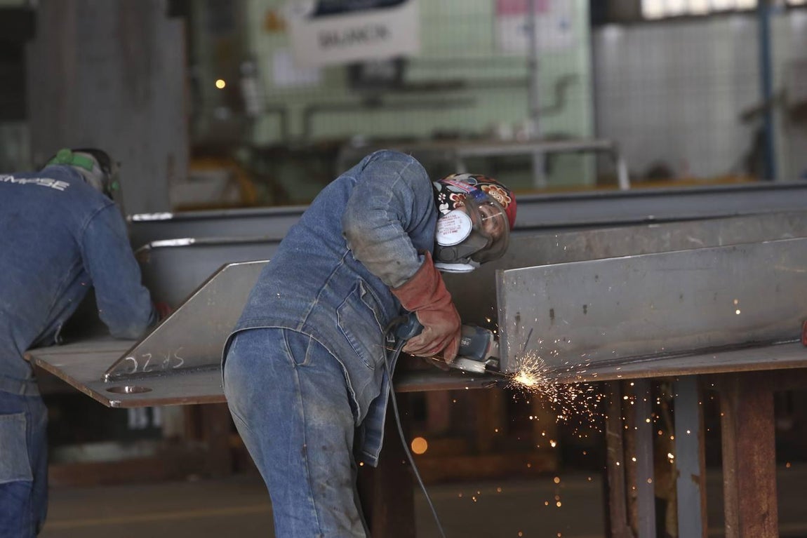 Corte de chapa en Navantia Puerto Real de la subestación &#039;East Anglia One&#039;