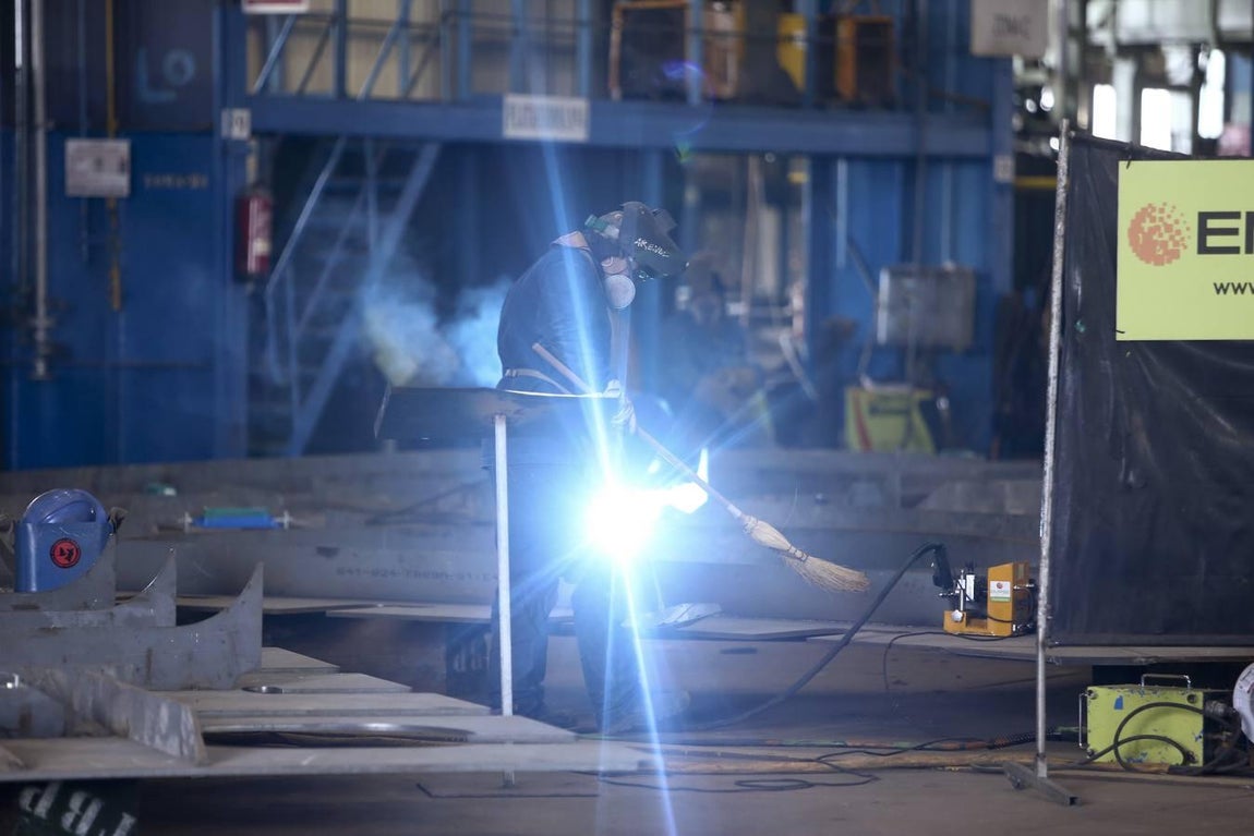 Corte de chapa en Navantia Puerto Real de la subestación &#039;East Anglia One&#039;