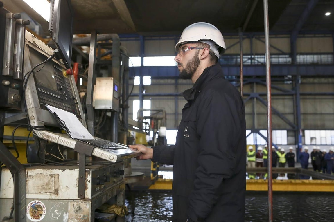 Corte de chapa en Navantia Puerto Real de la subestación &#039;East Anglia One&#039;
