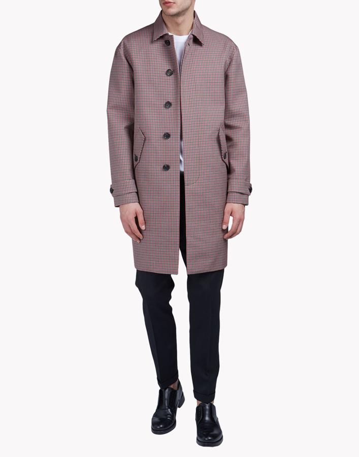 9. XL. Gabardina con estampado jacquard (1.055€)