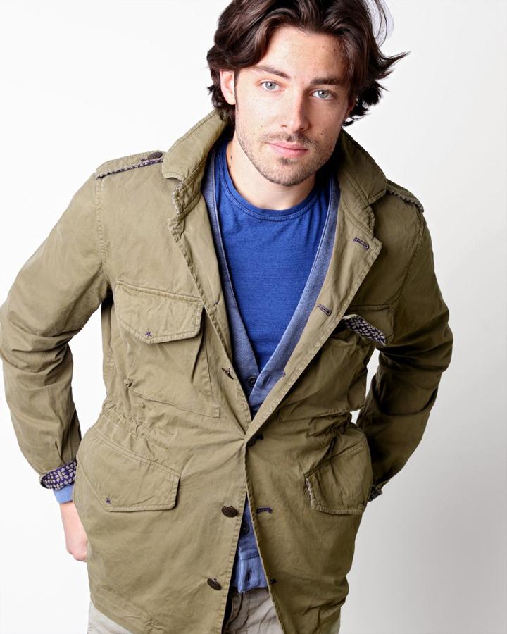 Chaqueta sahariana en color verde (199€)