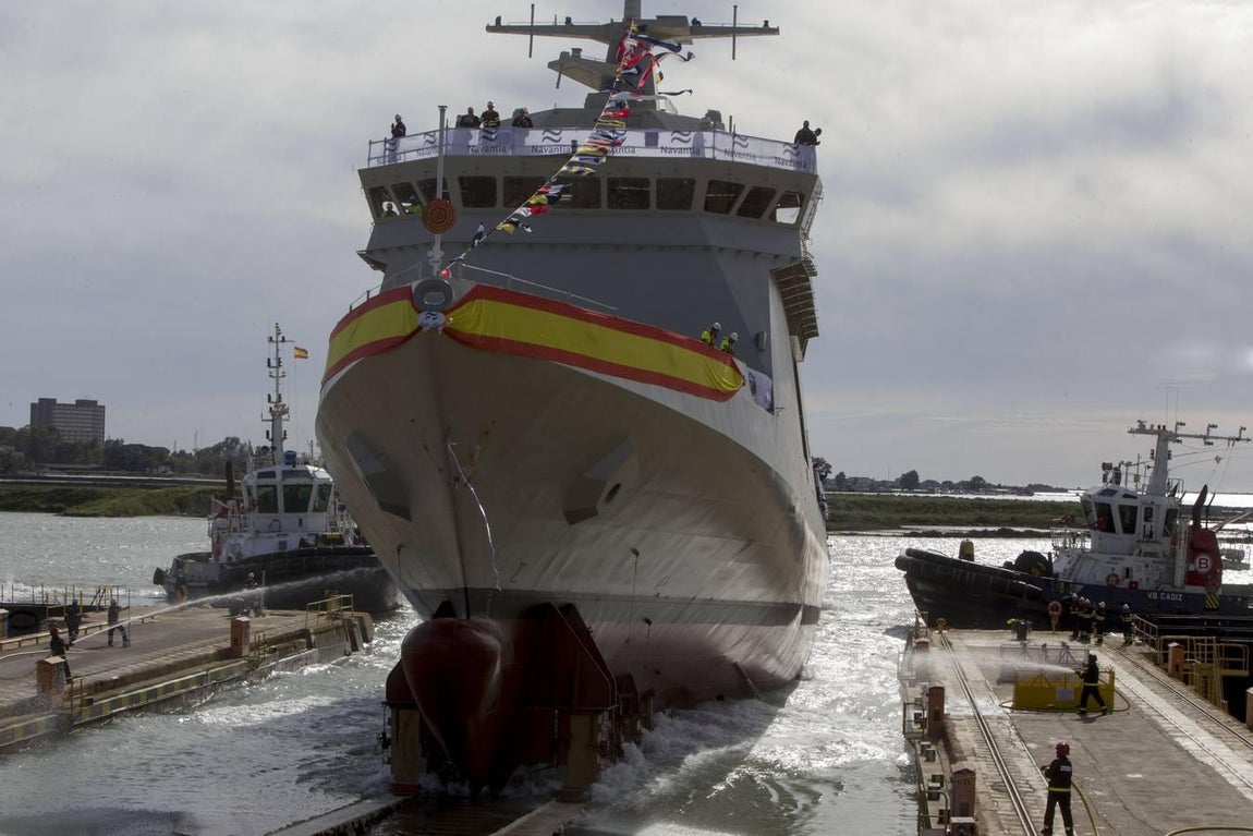 FOTOS: La ministra Cospedal preside la botadura del BAM Audaz