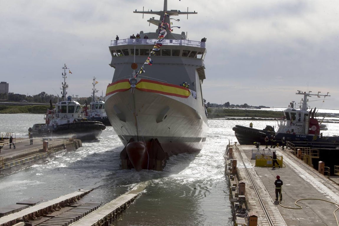 FOTOS: La ministra Cospedal preside la botadura del BAM Audaz