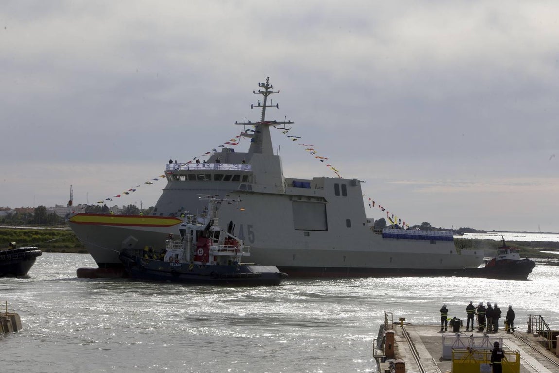 FOTOS: La ministra Cospedal preside la botadura del BAM Audaz