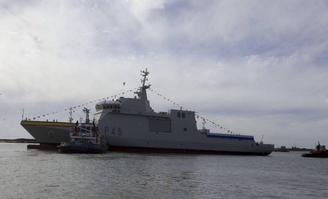 FOTOS: La ministra Cospedal preside la botadura del BAM Audaz