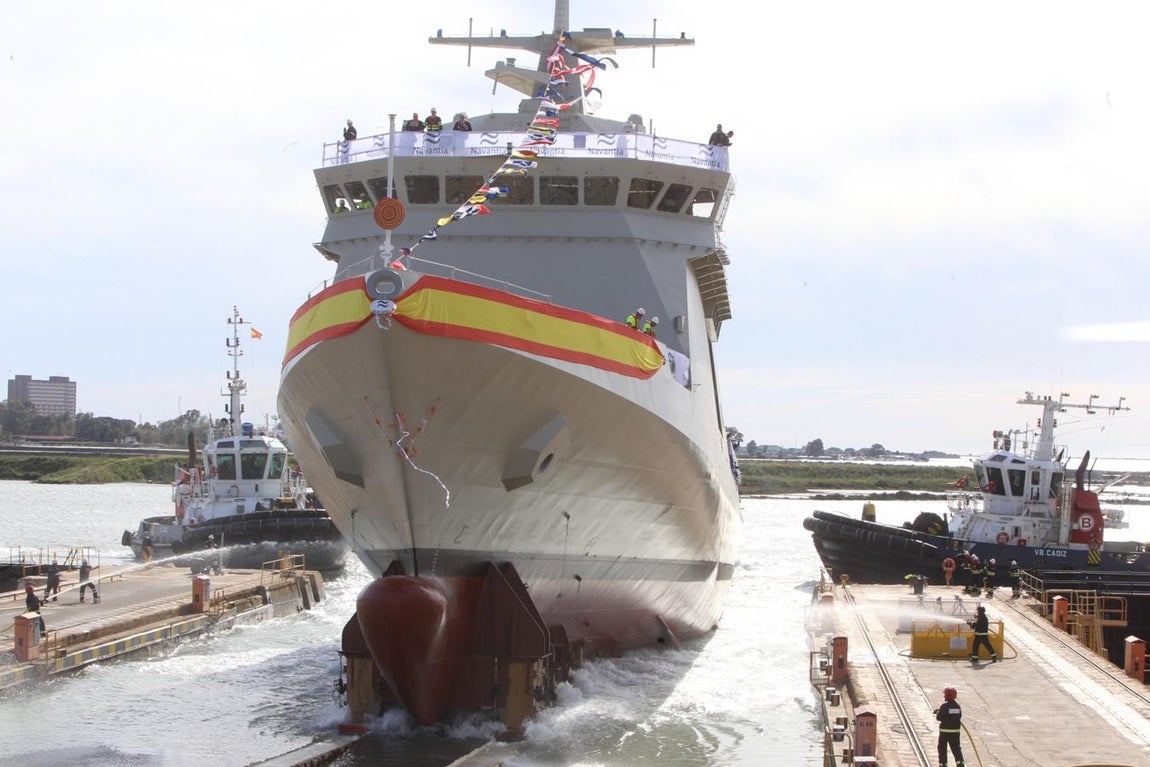 FOTOS: La ministra Cospedal preside la botadura del BAM Audaz