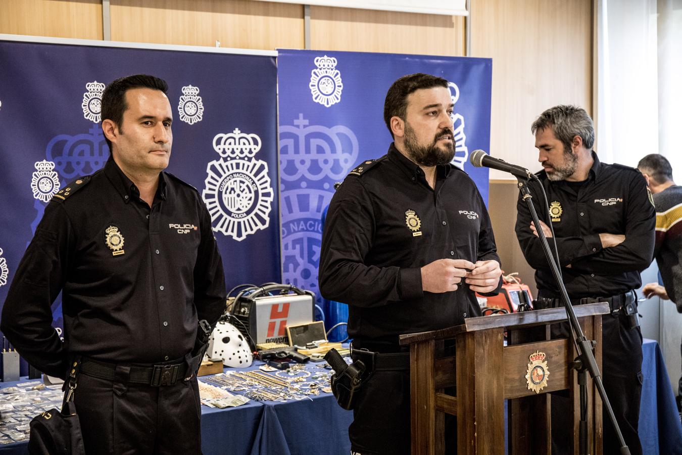 En imágenes: la Policía desarticula un grupo especializado en robos con fuerza en viviendas que actuaba en Valencia, Pamplona y Zaragoza