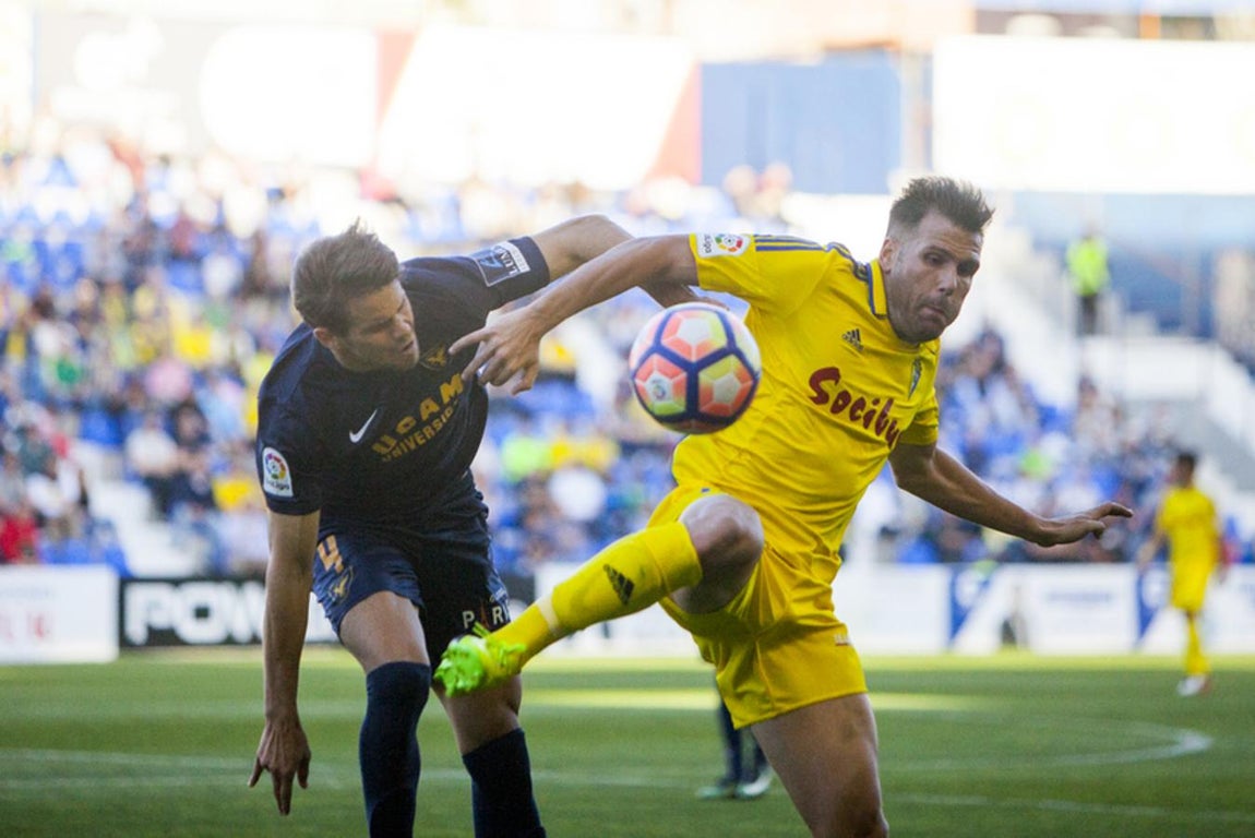 Fotos: Las imágenes del UCAM Murcia - Cádiz CF