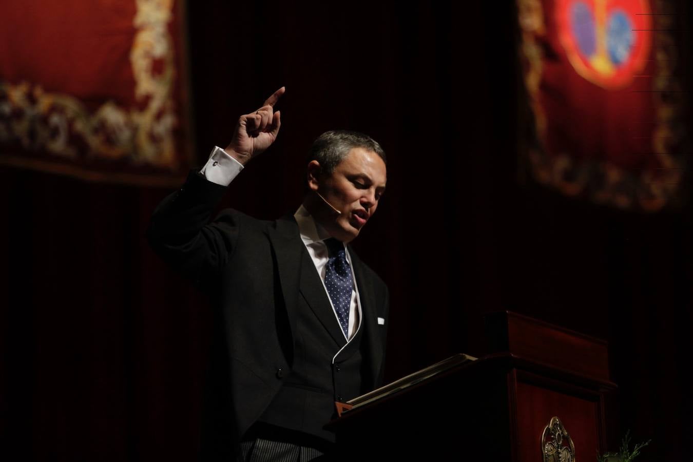 Alberto García Reyes anuncia la Semana Santa de Sevilla 2017