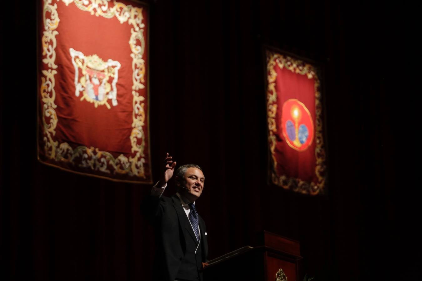 Alberto García Reyes anuncia la Semana Santa de Sevilla 2017