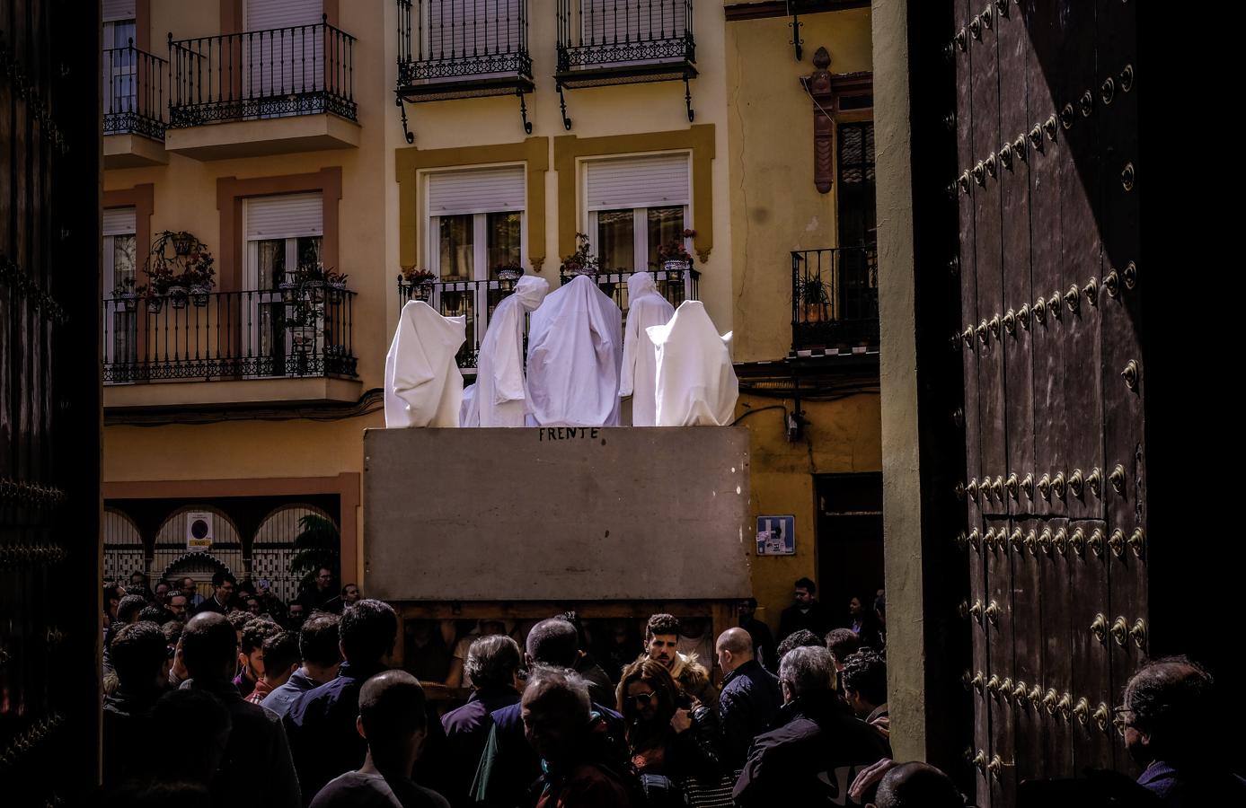 Los preparativos de la Semana Santa vistos por el jefe de Fotografía de ABC de Sevilla y Premio Mingote