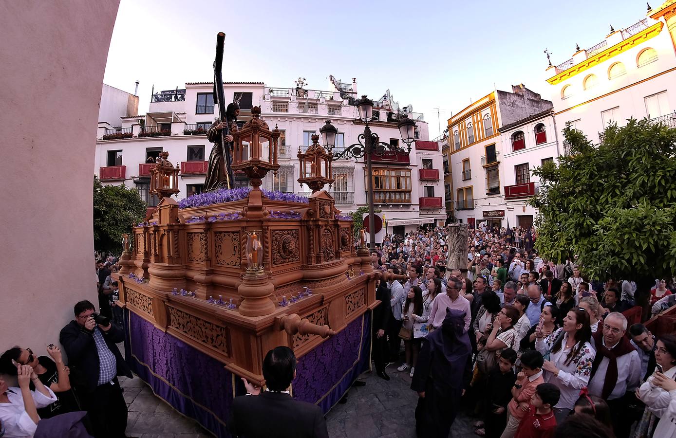 Las fotos del Cristo de la Corona el Viernes de Dolores de la Semana Santa de Sevilla 2017