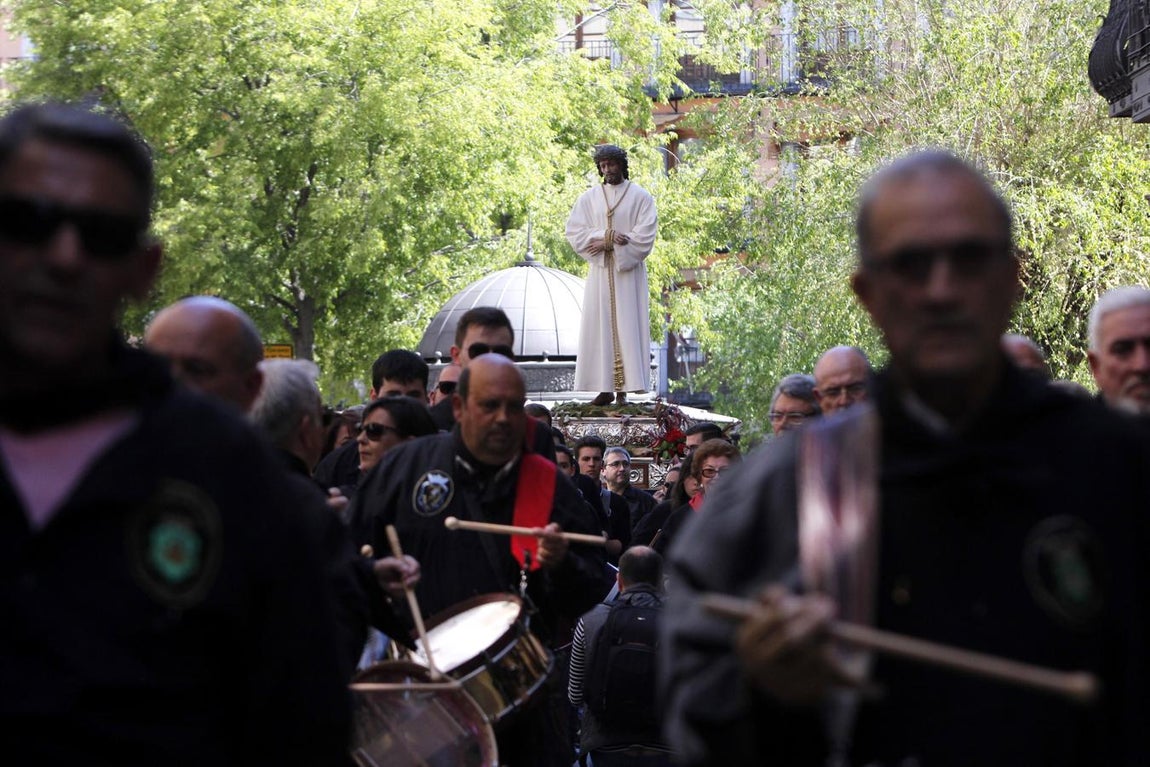 La tamborada con el Nazareno Cautivo, en imágenes