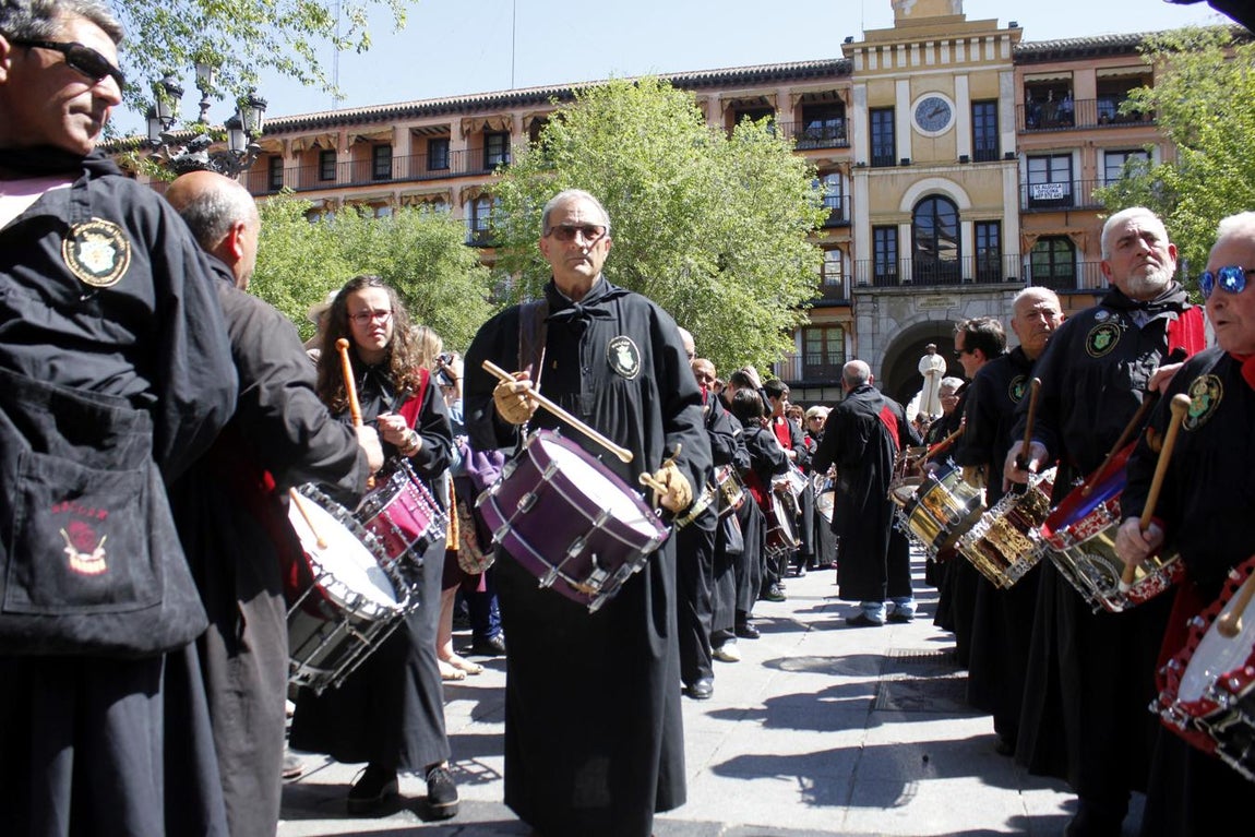 La tamborada con el Nazareno Cautivo, en imágenes